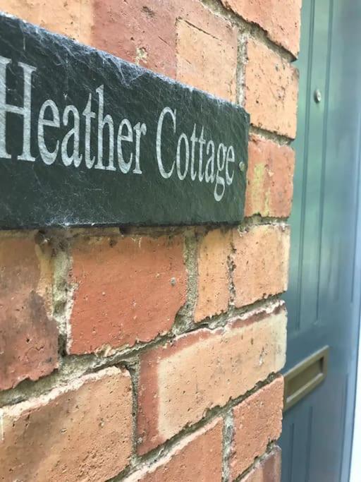 Cosy Heather Cottage Ashbourne  Buitenkant foto